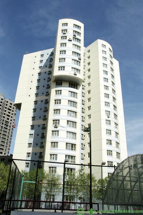 南門國(guó)際城F1高層住宅樓（新疆建筑工程天山獎(jiǎng)、江蘇省省外“揚(yáng)子杯”）