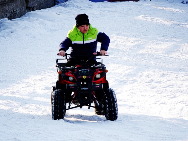 雪地摩托卡丁車(chē)